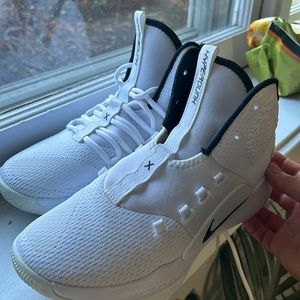 Nike zoom basketball sneakers- size 6 women’s